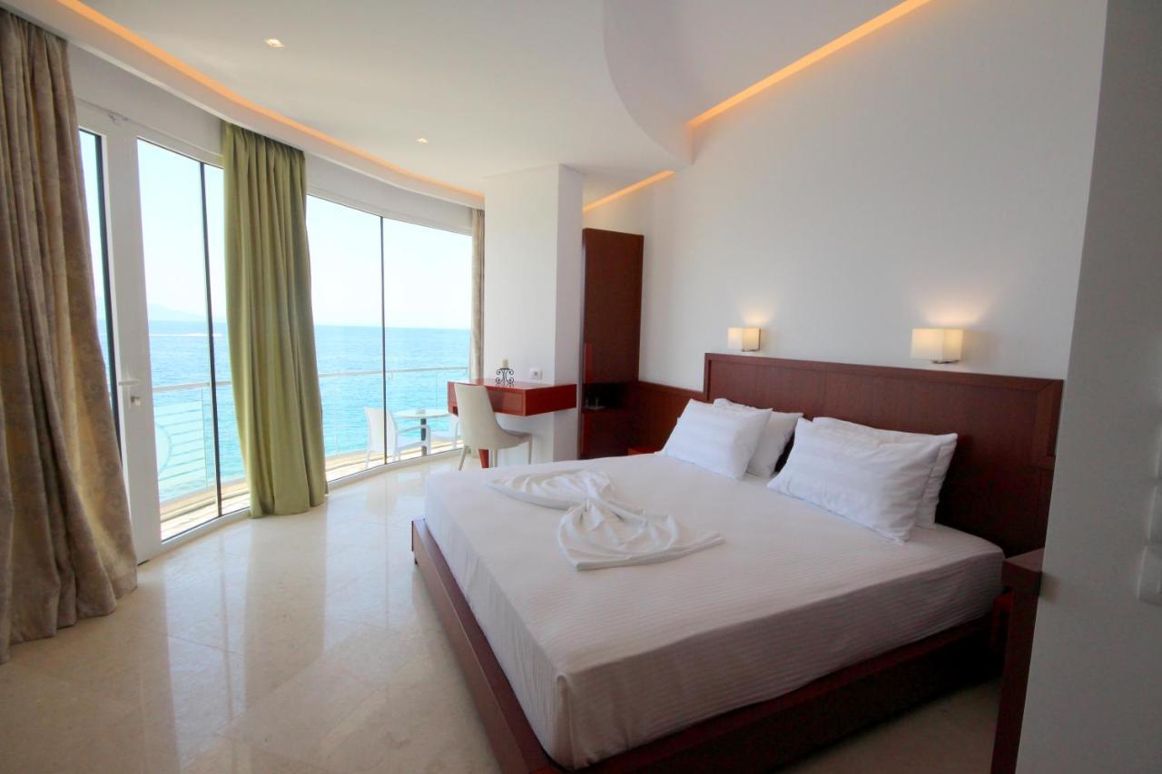 Hotel Delfini Sarandë Exterior foto