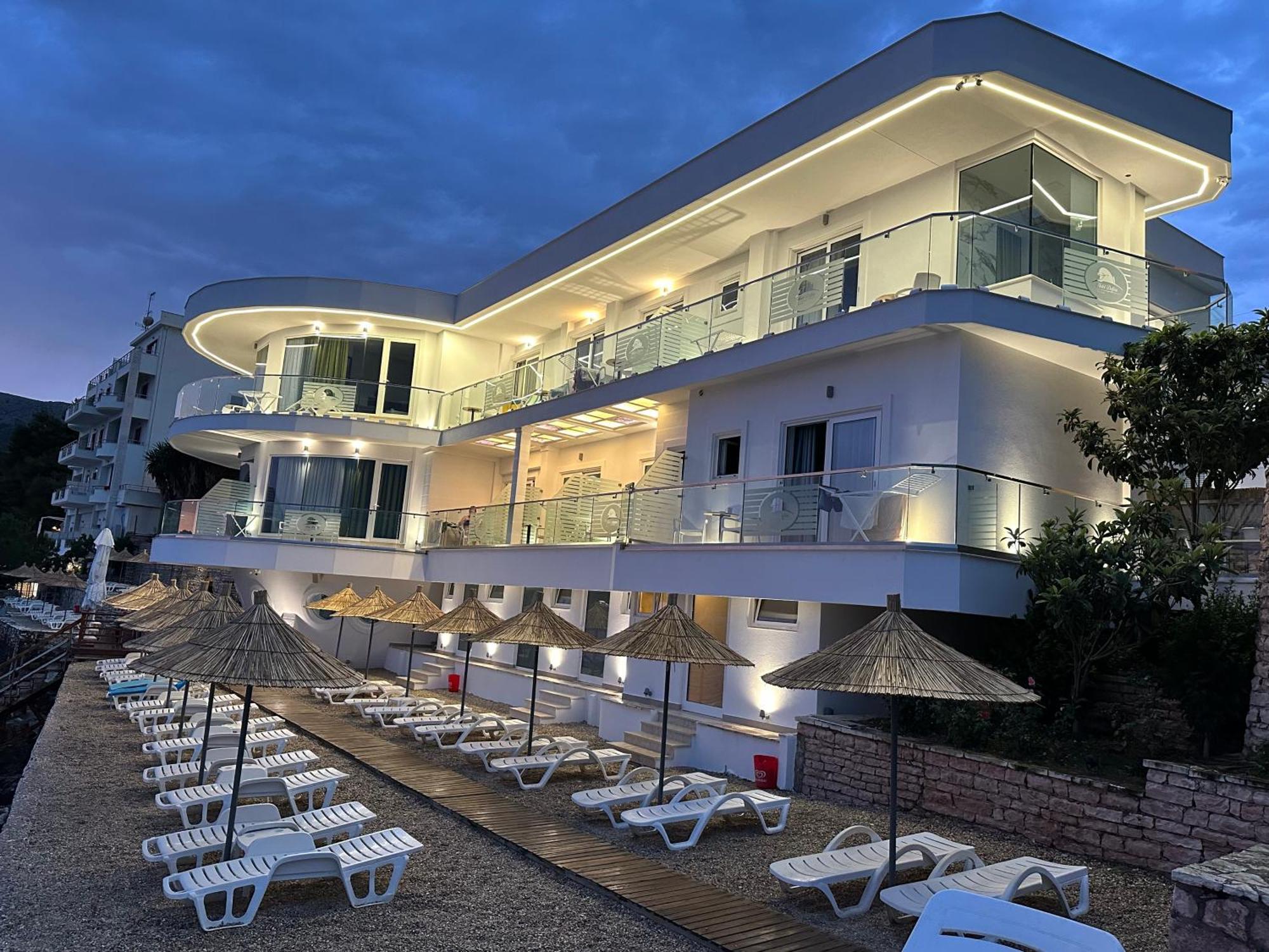 Hotel Delfini Sarandë Exterior foto