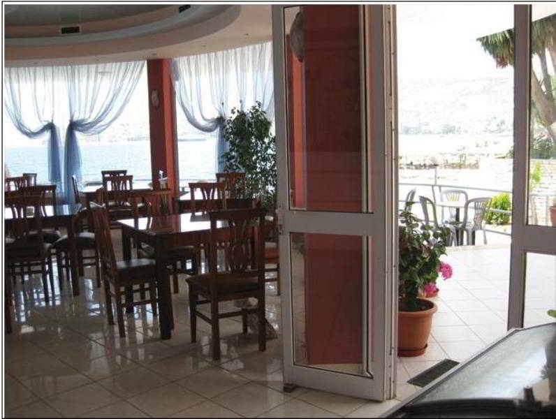 Hotel Delfini Sarandë Exterior foto