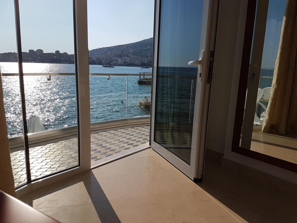 Hotel Delfini Sarandë Exterior foto